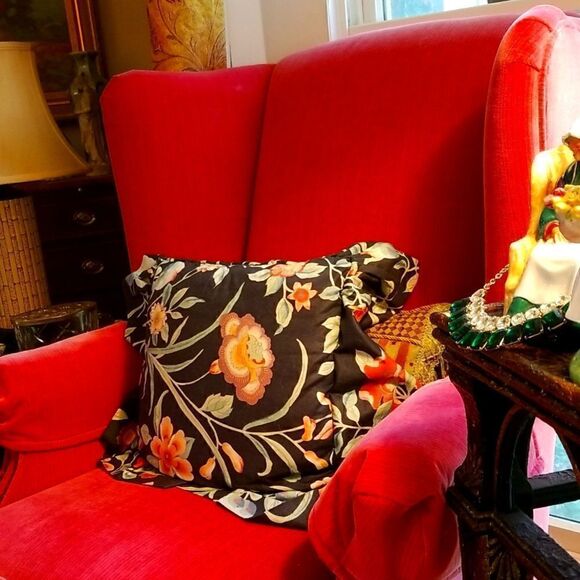 BEAUTIFUL RUFFLED BLACK AND COLORED FLOWERS PILLOW!!! - Picture 2 of 2